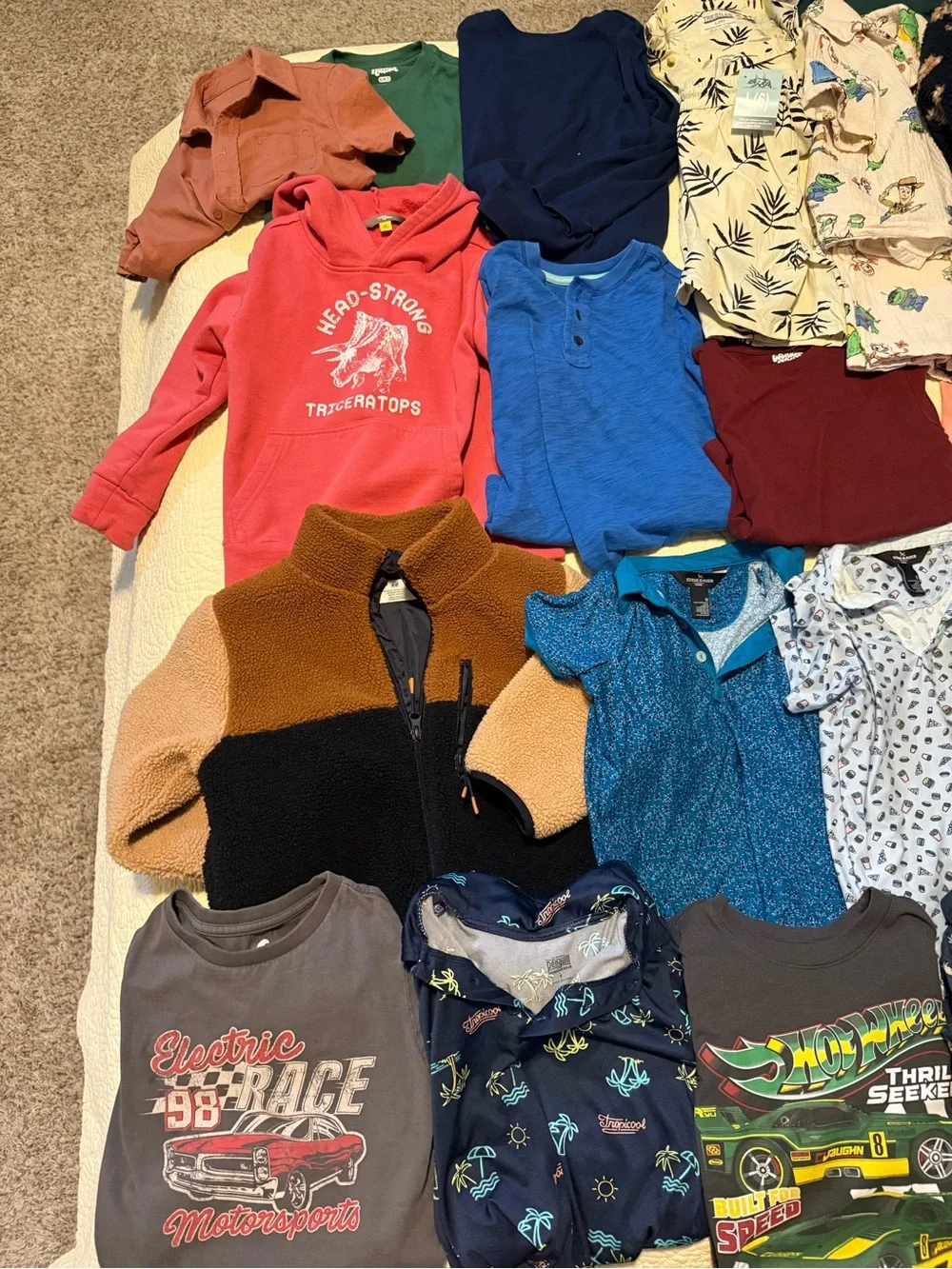 Massive S 5/6 lot of boys clothes